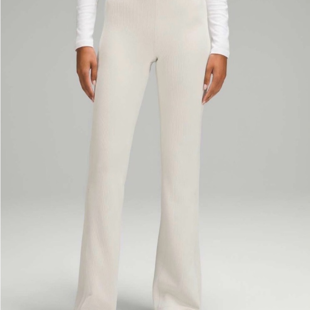 Lululemon Brushed Softstreme Ribbed Zip Flared Pant 32.5" in Bone - size 6